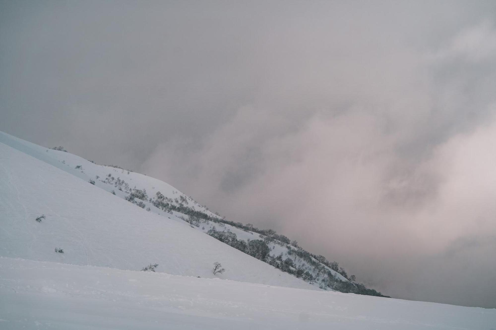 Alpenglow Lodges Ginkei Нисэко Экстерьер фото